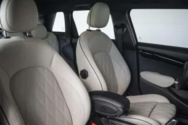 MINI 5 Deurs Cooper Aut (2021) thumbnail 4