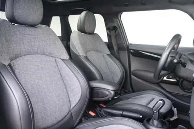 MINI 5-Deurs Cooper Aut (2019) thumbnail 4