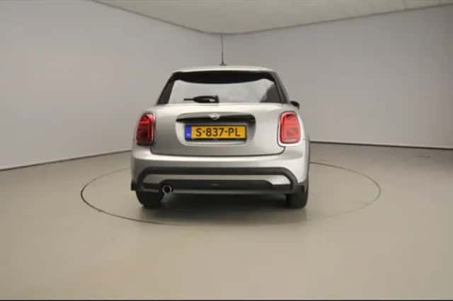 MINI Cooper (2023) thumbnail 4