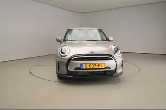 MINI Cooper (2023) thumbnail 5