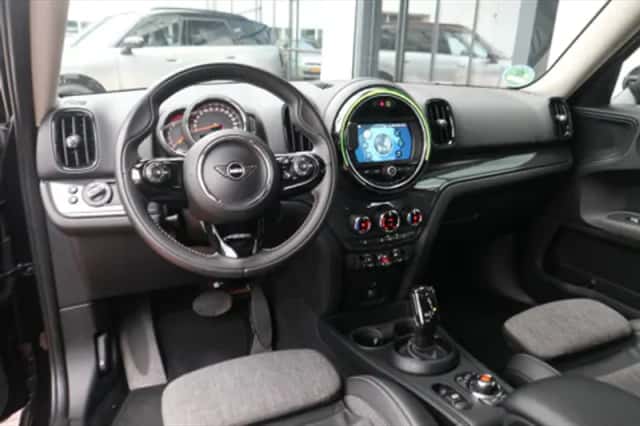 MINI Countryman (2019) thumbnail 3