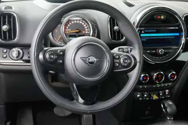 MINI Countryman (2019) thumbnail 2