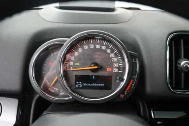 MINI Countryman (2019) thumbnail 3