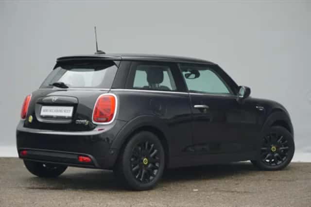 MINI Electric (2023) thumbnail 2