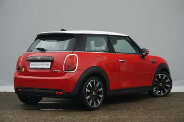 MINI Electric (2022) thumbnail 2