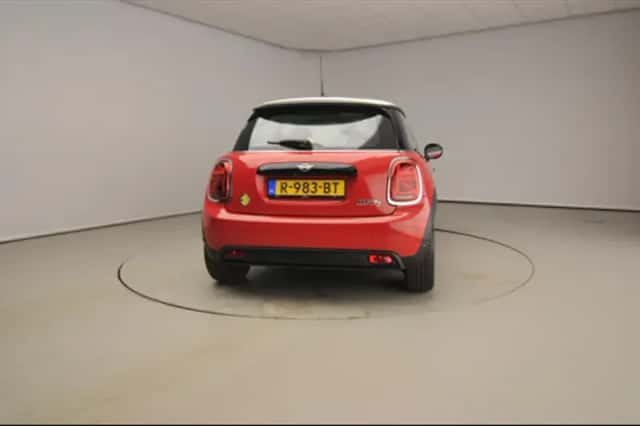 MINI Electric (2022) thumbnail 3