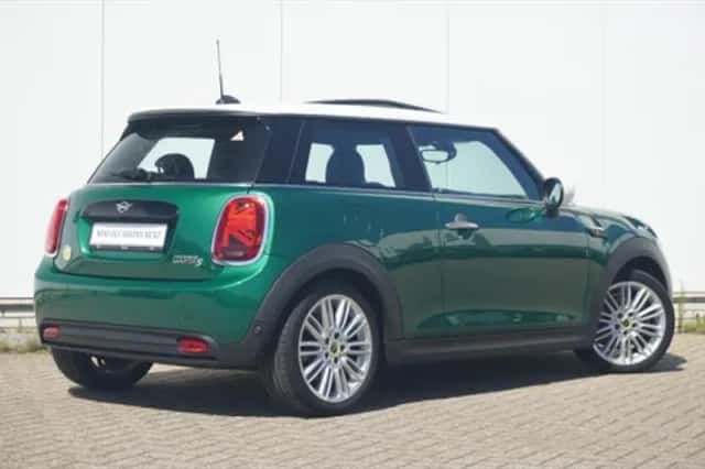 MINI Electric (2022) thumbnail 2