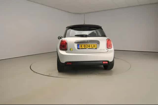 MINI Electric (2021) thumbnail 3