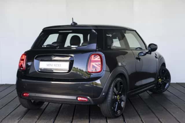 MINI Electric (2023) thumbnail 2