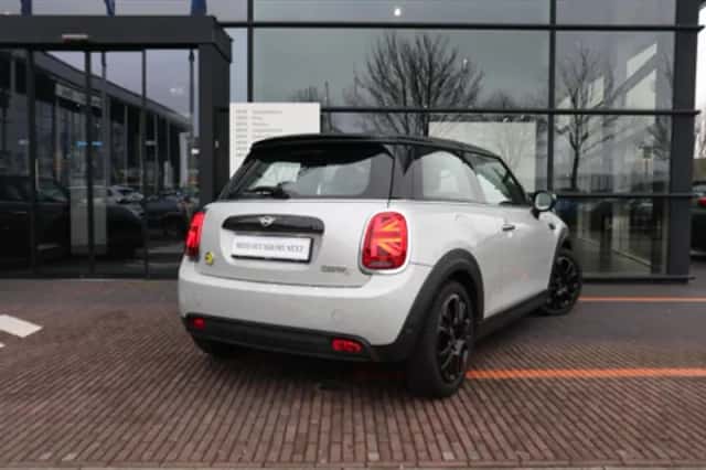 MINI Electric (2021) thumbnail 3