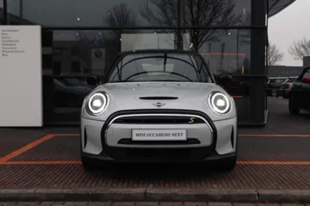 MINI Electric (2021) thumbnail 4