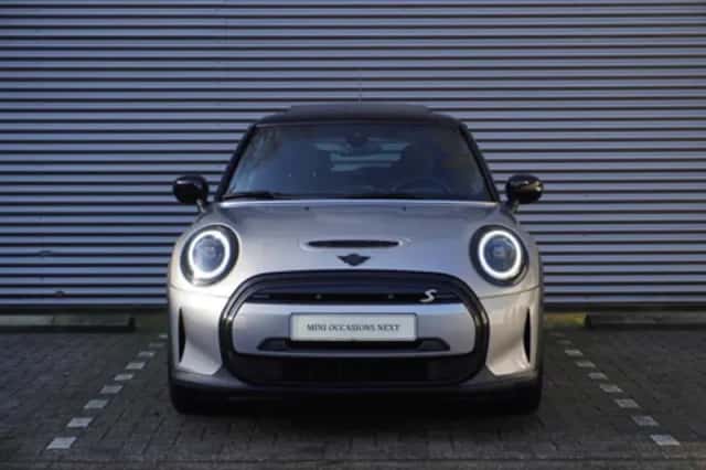 MINI Electric (2023) thumbnail 3