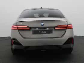BMW i5 (2026) thumbnail 5