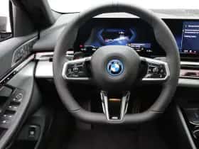 BMW i5 (2026) thumbnail 8
