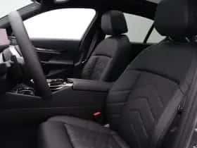 BMW i5 (2026) thumbnail 10