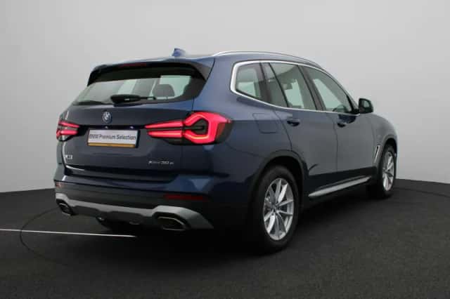 BMW X3 (2022) thumbnail 2