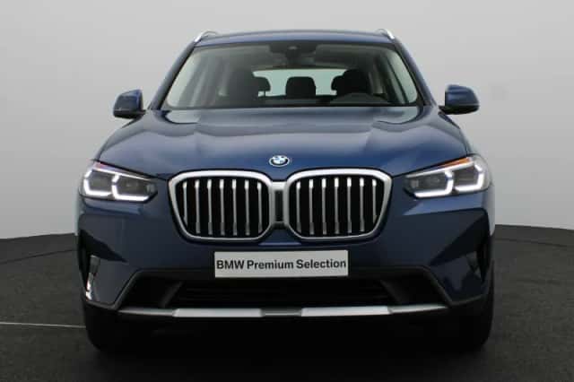 BMW X3 (2022) thumbnail 3
