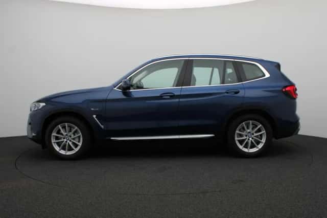 BMW X3 (2022) thumbnail 4
