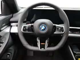 BMW i5 (2025) thumbnail 7