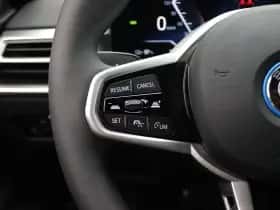 BMW i4 (2025) thumbnail 13
