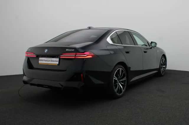 BMW 5-Serie (2024) thumbnail 2