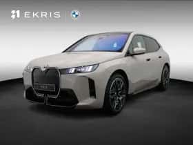 BMW iX (2026) thumbnail 1