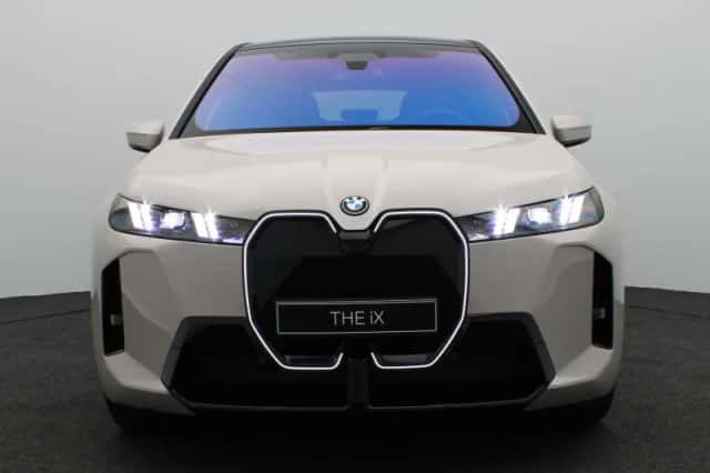 BMW iX (2026) thumbnail 3