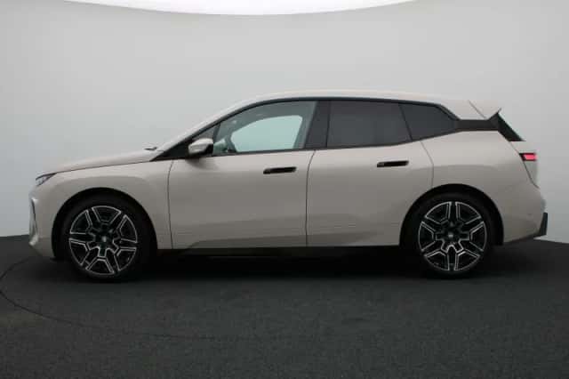 BMW iX (2026) thumbnail 4