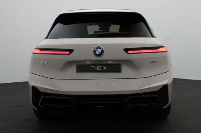 BMW iX (2026) thumbnail 5