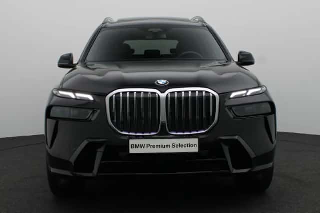 BMW X7 (2025) thumbnail 3