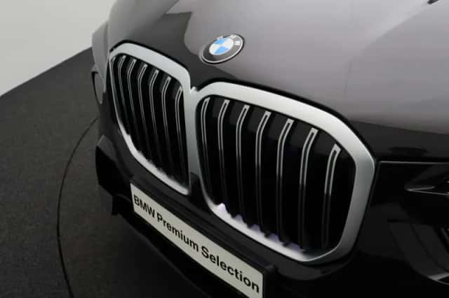 BMW X7 (2025) thumbnail 6