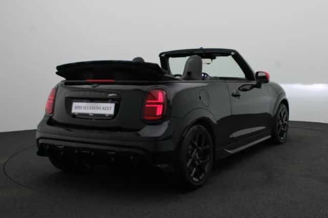 MINI Cabrio (2025) thumbnail 2