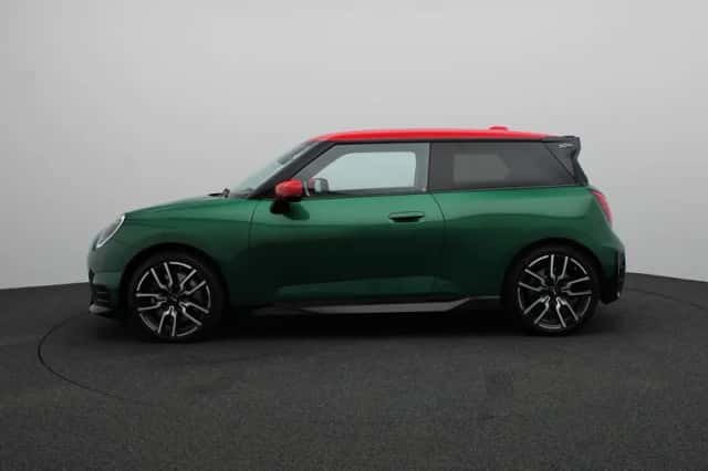 MINI Cooper (2024) thumbnail 4