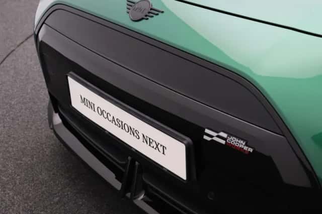 MINI Cooper (2024) thumbnail 6