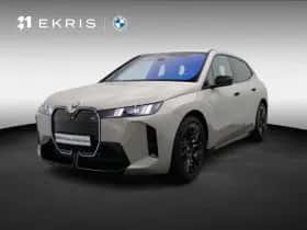 BMW iX (2025) thumbnail 1