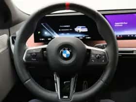 BMW iX (2025) thumbnail 16