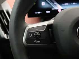 BMW iX (2025) thumbnail 18