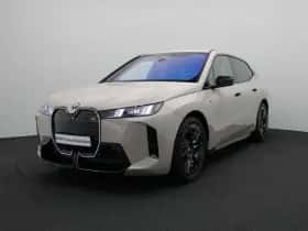 BMW iX (2025) thumbnail 35