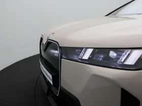 BMW iX (2025) thumbnail 8