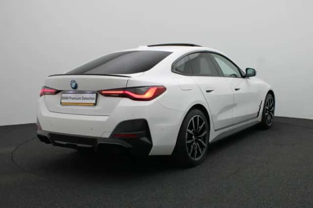 BMW i4 (2024) thumbnail 2
