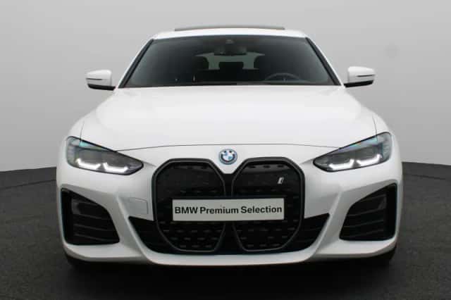 BMW i4 (2024) thumbnail 3