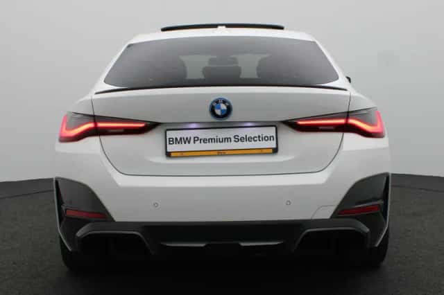BMW i4 (2024) thumbnail 5