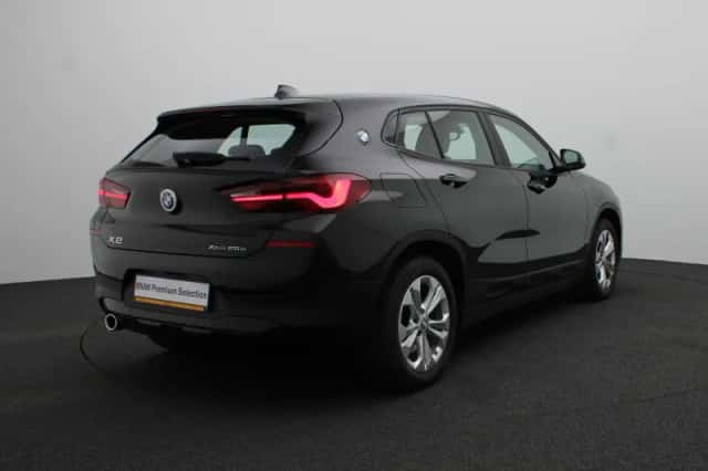 BMW X2 (2021) thumbnail 2
