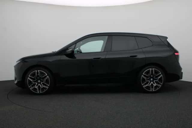 BMW iX (2025) thumbnail 4
