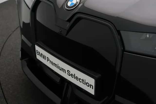 BMW iX (2025) thumbnail 6
