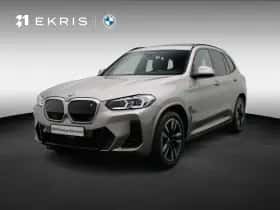 BMW iX3 (2024)