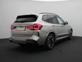BMW iX3 (2024) thumbnail 2