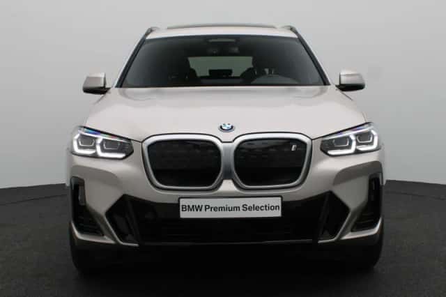 BMW iX3 (2024) thumbnail 3