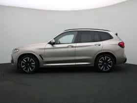 BMW iX3 (2024) thumbnail 4