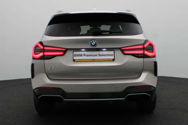 BMW iX3 (2024) thumbnail 5